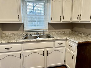 620 Fitzsimmons St in Hendersonville, NC - Building Photo - Building Photo