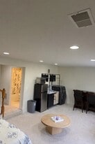 9211 Point Replete Dr in Fort Belvoir, VA - Building Photo