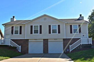 111-117 N Saxony Dr in Olathe, KS - Building Photo - Building Photo