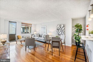 1325 18th St NW in Washington, DC - Building Photo