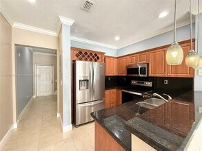 17650 NW 73rd Ave in Hialeah, FL - Building Photo - Building Photo