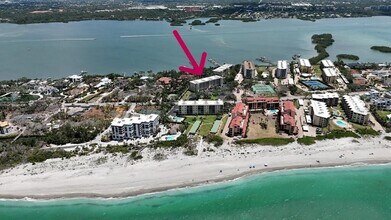 8625 Midnight Pass Rd in Sarasota, FL - Building Photo - Building Photo