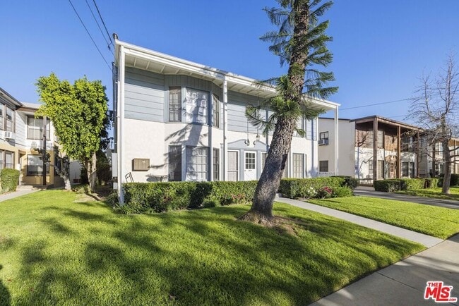 5324 Vantage Ave in Los Angeles, CA - Building Photo - Building Photo