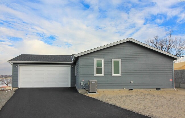 property at 1214 N Morain Loop