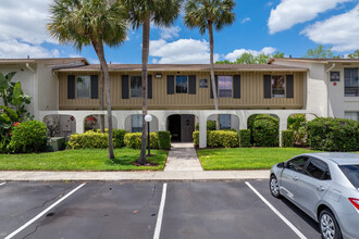 Capistrano Condominiums in Altamonte Springs, FL - Building Photo - Building Photo