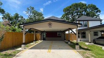 2322 Wavell St in Houston, TX - Building Photo