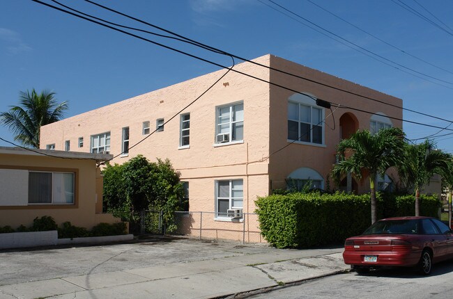 1644 SW 4th St in Miami, FL - Building Photo - Building Photo