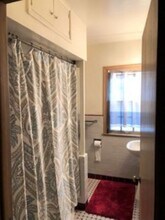 2110 Kendall Ave, Unit #1 in Madison, WI - Foto de edificio - Building Photo