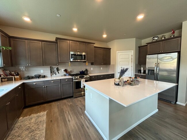 1043 Baker Hts Lp in Bremerton, WA - Building Photo - Building Photo