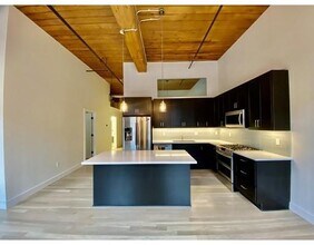 491 Dutton St in Lowell, MA - Building Photo - Building Photo