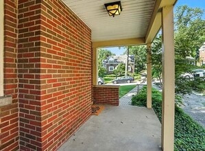 6256 Rogers Park Pl, Unit 1 in Cincinnati, OH - Foto de edificio - Building Photo