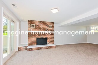 1386 Glenrock Dr in Maryland Heights, MO - Foto de edificio - Building Photo
