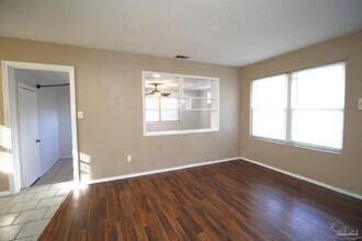 217 Ruby Ave in Pensacola, FL - Building Photo - Building Photo