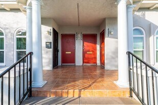 4537 Pickford St in Los Angeles, CA - Building Photo