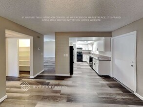 3750 E Crellin Cir in Las Vegas, NV - Foto de edificio - Building Photo