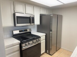 1901 Mountain Hills Ct in Las Vegas, NV - Building Photo - Building Photo