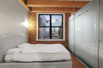 33 Sleeper St, Unit 403 in Boston, MA - Foto de edificio - Building Photo