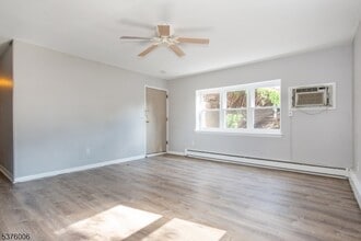 197 N Beverwyck Rd in Parsippany Troy Hills, NJ - Building Photo - Building Photo