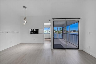 1403 S Liberty Ave in Homestead, FL - Building Photo