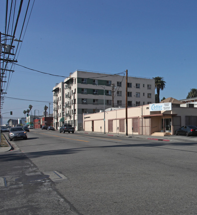 1723 James M Wood Blvd in Los Angeles, CA - Building Photo