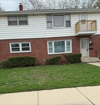 3619 10th Ave, Unit 3621 10th Ave Racine Lower Unit in Racine, WI - Building Photo