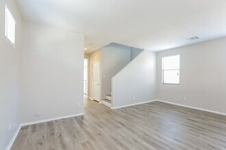 3020 S 94th Ave in Tolleson, AZ - Foto de edificio - Building Photo