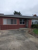 103 Alameda St in Myrtle Creek, OR - Building Photo