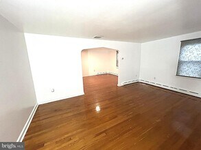 625 Grove St in Bridgeport, PA - Building Photo - Building Photo