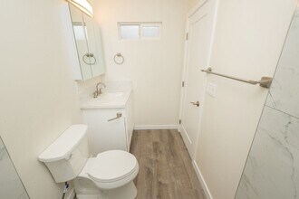 145 W Washington Ave in El Cajon, CA - Building Photo - Building Photo