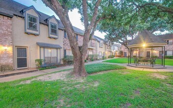 14703 Barryknoll Ln in Houston, TX - Foto de edificio - Building Photo