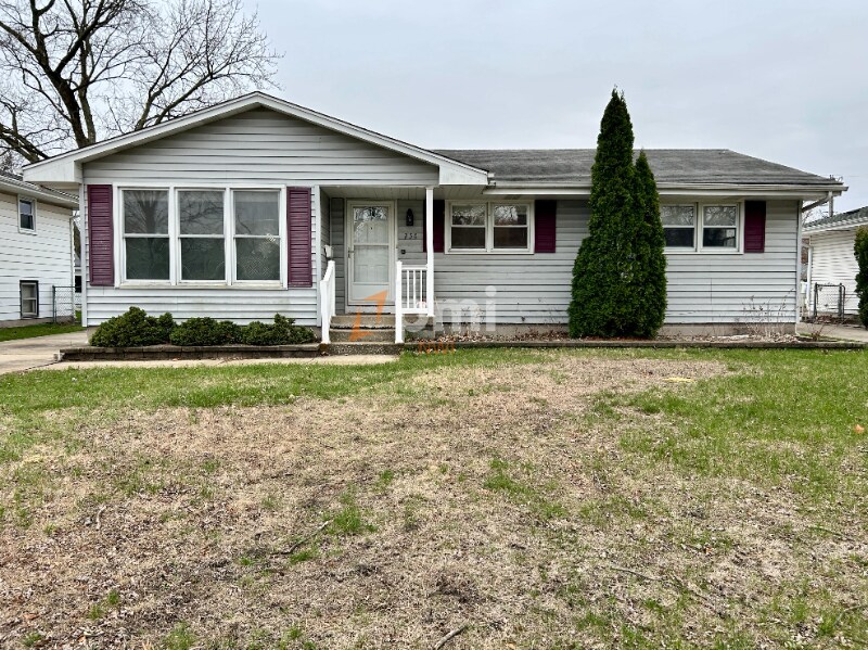 250 Sycamore Ln in Munster, IN - Building Photo