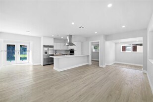 8560 SW 126th Terrace in Miami, FL - Building Photo