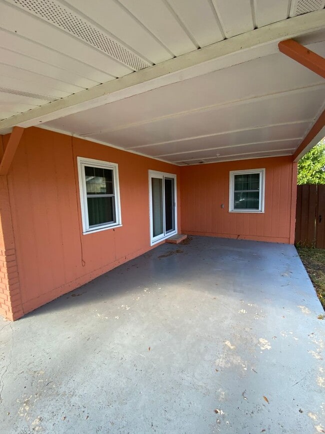 4003 40th Ave N in St. Petersburg, FL - Building Photo - Building Photo