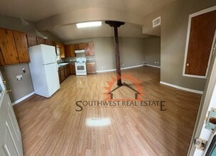 615 N Avenue Q in Portales, NM - Building Photo - Building Photo