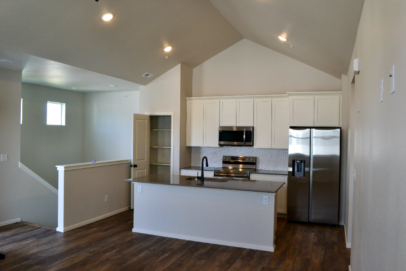 2102 Setting Sun Dr in Windsor, CO - Building Photo