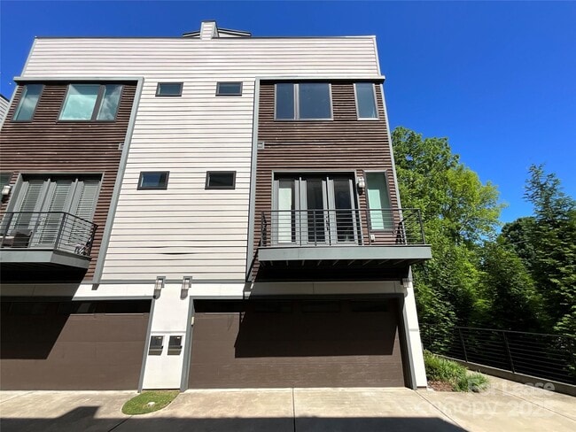 property at 1012 Westbrook Dr