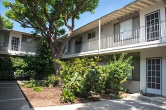 kes476 in Sherman Oaks, CA - Building Photo - Building Photo