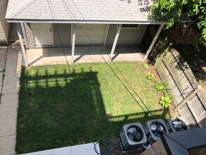 3320 N Lakewood Ave, Unit 2 in Chicago, IL - Building Photo - Building Photo