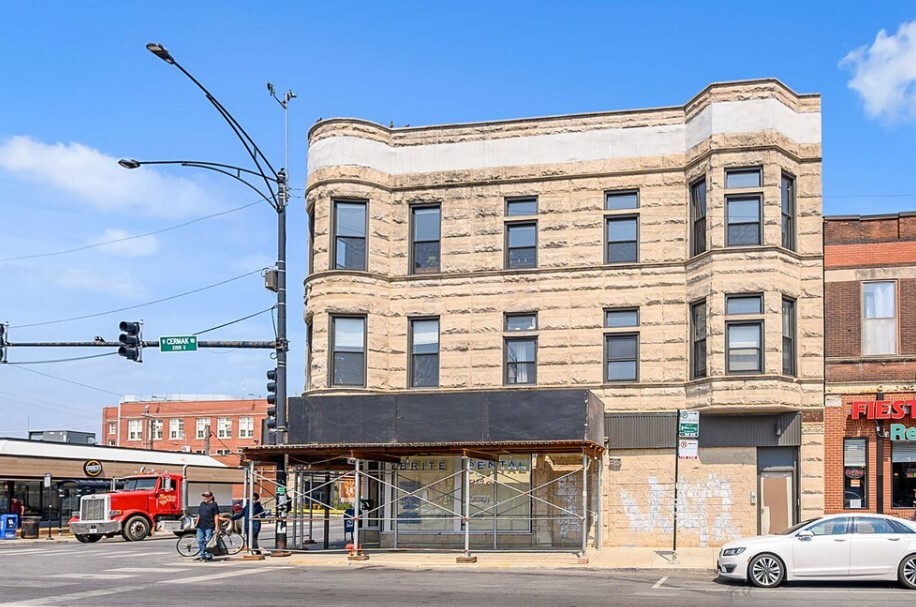 2754 W Cermak Ave. in Chicago, IL - Foto de edificio