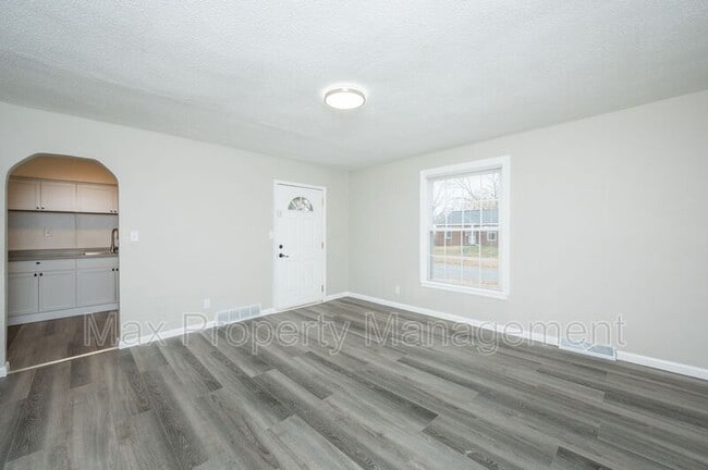 3945 Oxford St in Des Moines, IA - Building Photo - Building Photo