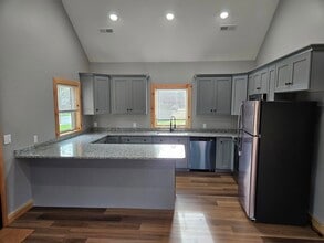 19 Steele Dr in Woodstock, NH - Foto de edificio - Building Photo