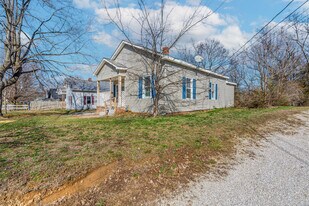 207 Sunset Ave in Glasgow, KY - Building Photo