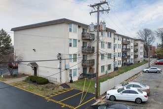 8232 Niles Center Rd in Skokie, IL - Building Photo - Building Photo