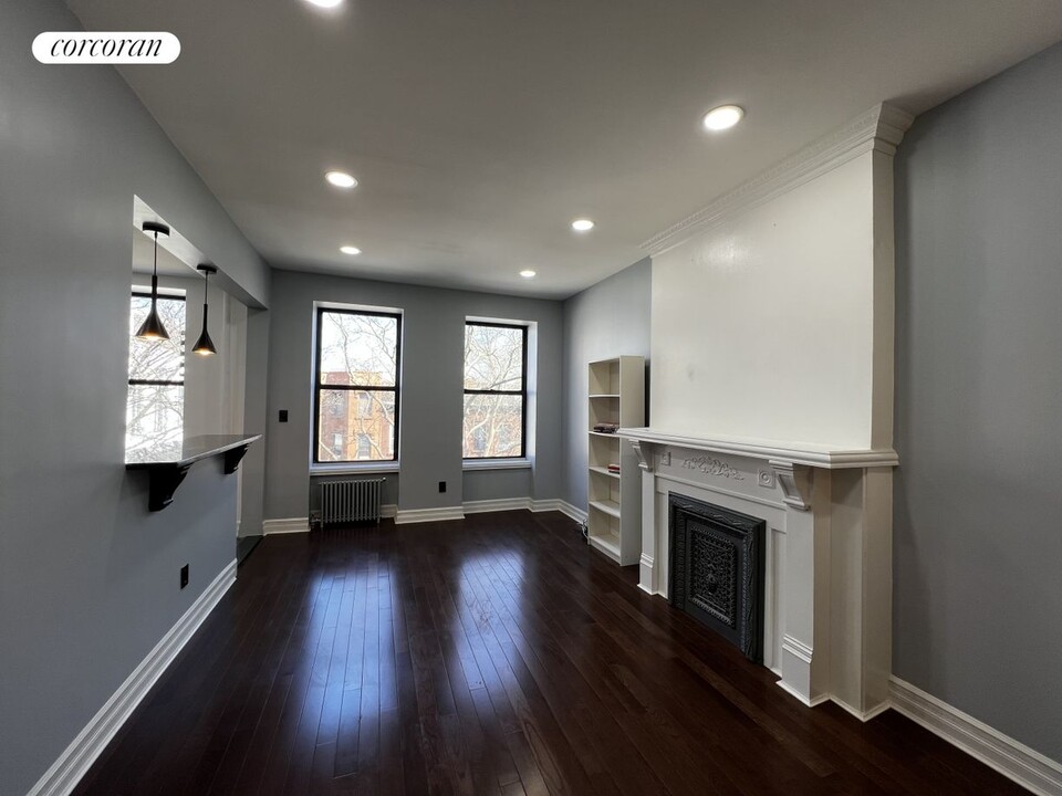 782 Putnam Ave in Brooklyn, NY - Building Photo