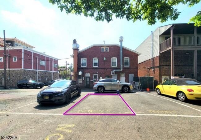 551 Franklin Ave in Nutley, NJ - Building Photo - Building Photo