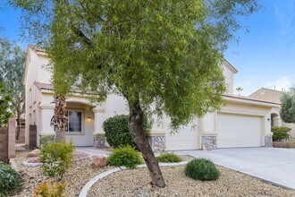 5781 Magini Ave in Las Vegas, NV - Foto de edificio - Building Photo