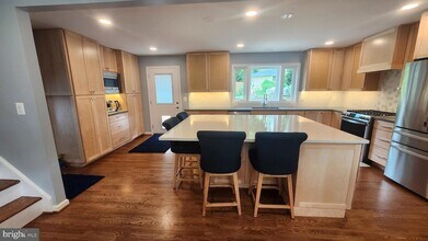 2602 Turbridge Ln in Alexandria, VA - Foto de edificio - Building Photo