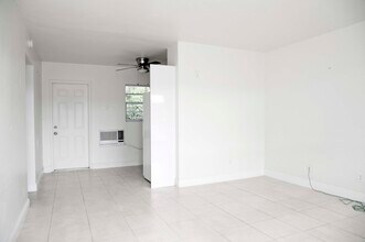 2306 Fillmore St, Unit #7 in Hollywood, FL - Building Photo - Building Photo