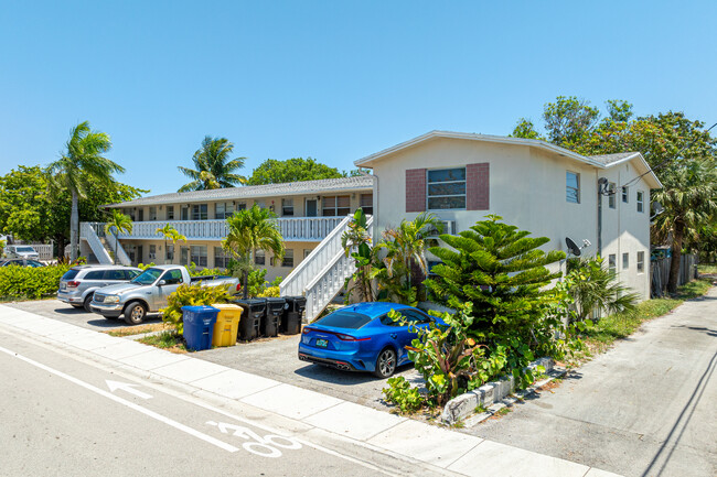 Sterling House Condo in Lake Worth, FL - Building Photo - Building Photo