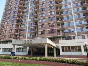 1220 Blair Mill Rd, Unit #209 in Silver Spring, MD - Building Photo - Building Photo